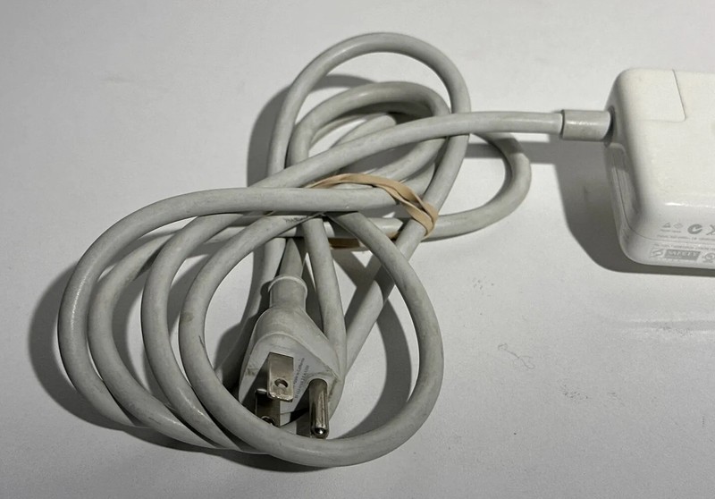 Apple 45W MagSafe Power Adapter A1374 For Apple MacBook White Cable gallery