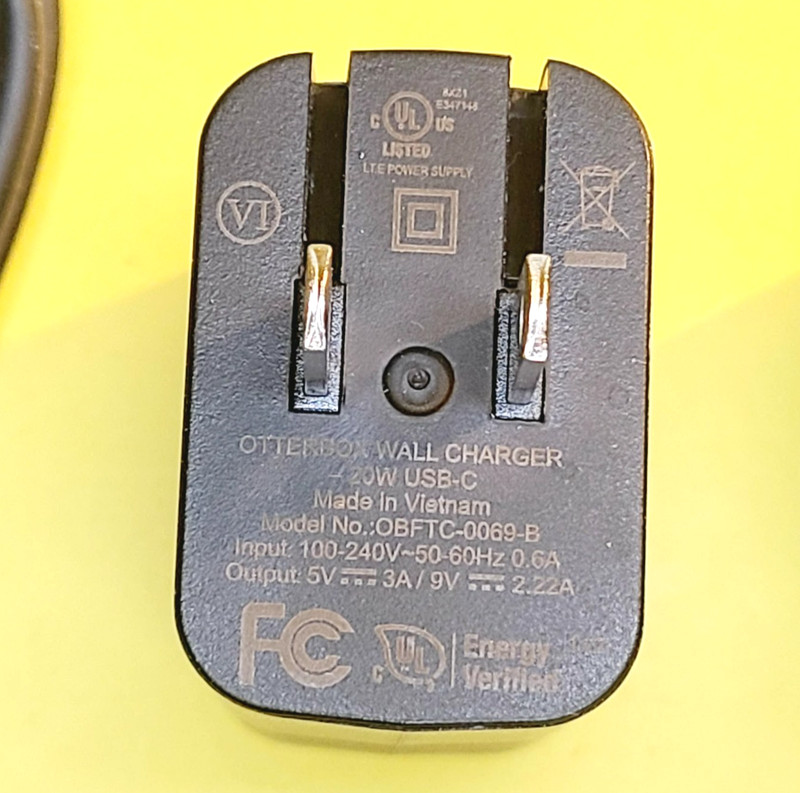 LOT OF 2 OTTERBOX OBFTC-0069-B 20W WALL CHARGER + CABLE TYPE C FAST CHARGE 1PORT gallery