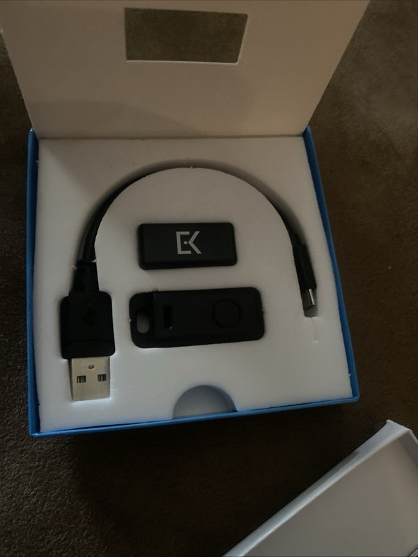 Everykey Smart Key with Charging Cable and Key Ring Accessory gallery