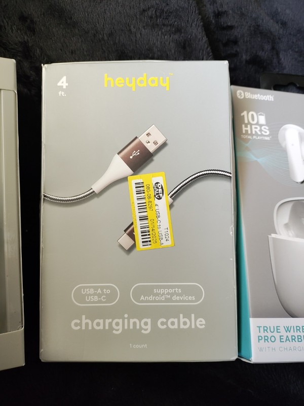 Android Cell Phone Accessory Bundle USB-C Wall Charger Charging Cable Ear Buds gallery