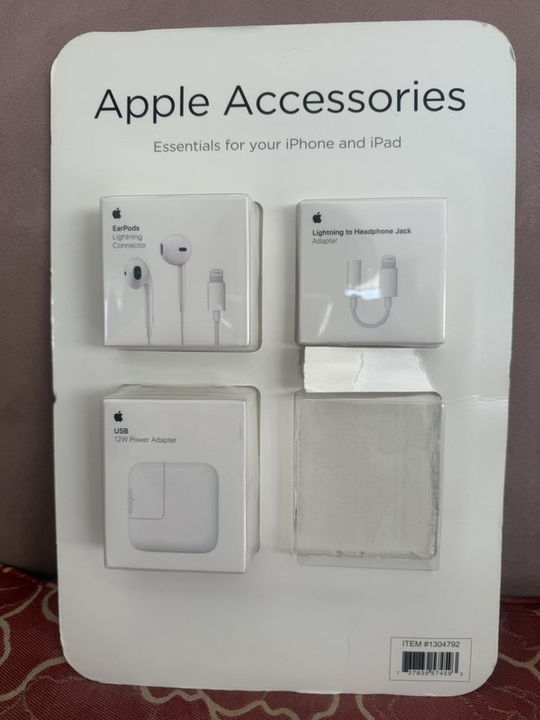 Apple Accessories Lot Ear Pod, Lightening Jack, USB Pwr Adptr New Authentic App