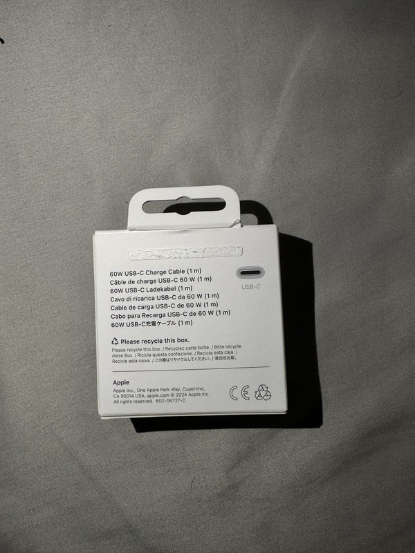 Apple USB Type - C 60w Charging Cable, (1m) Open Box gallery
