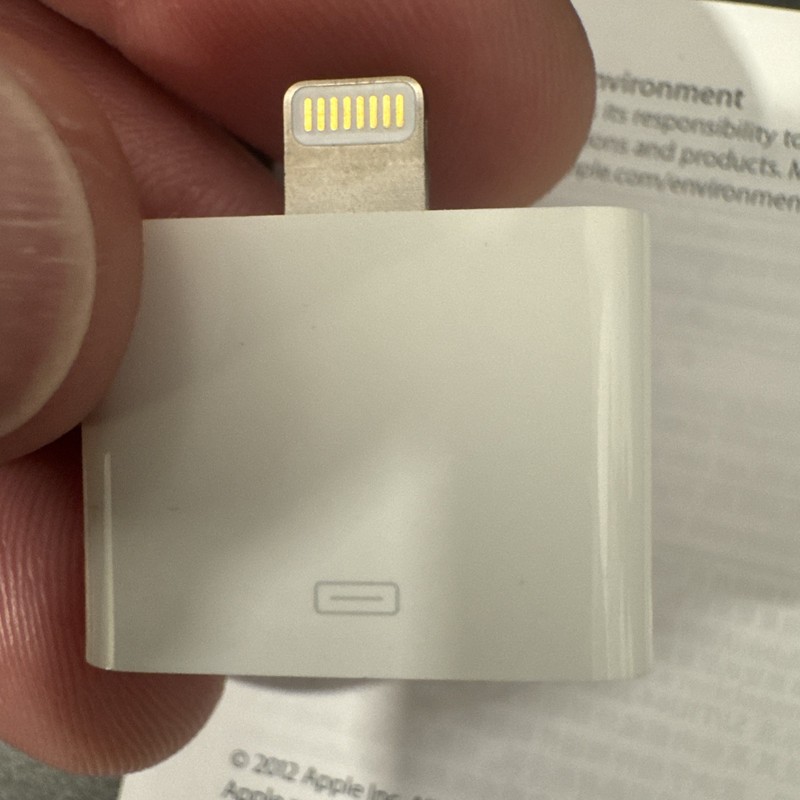Apple Lightning to 30-pin Adapter (Model MD823ZM/A) gallery