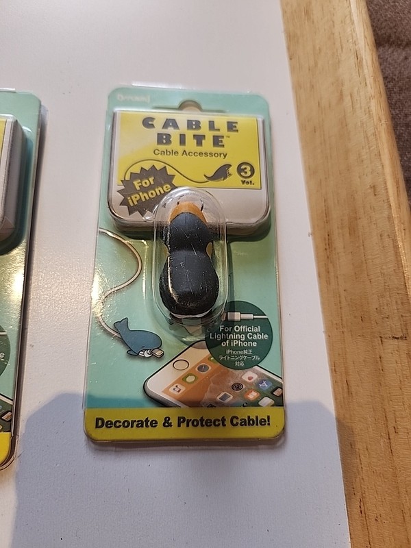 Lot of 4 Dreams Cable Bite Charging Cable Protector For iPhone New In Box gallery