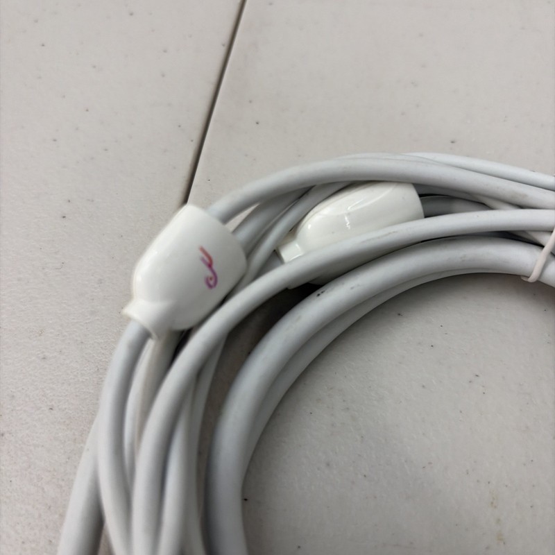 Rocketfish Apple RGB Component A/V Video Cable 30-Pin for Ipod/Iphone/Ipod WHITE gallery