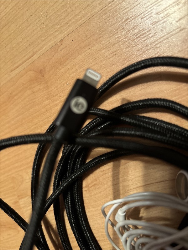 2 Pack New 6 And 10 Feet Charging Cable For iPhone And 4Complimentary Headphones gallery