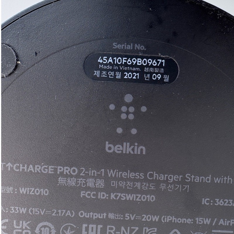 Belkin BoostCharge Pro 2-in-1 (15W) Wireless Charger Stand with MagSafe gallery