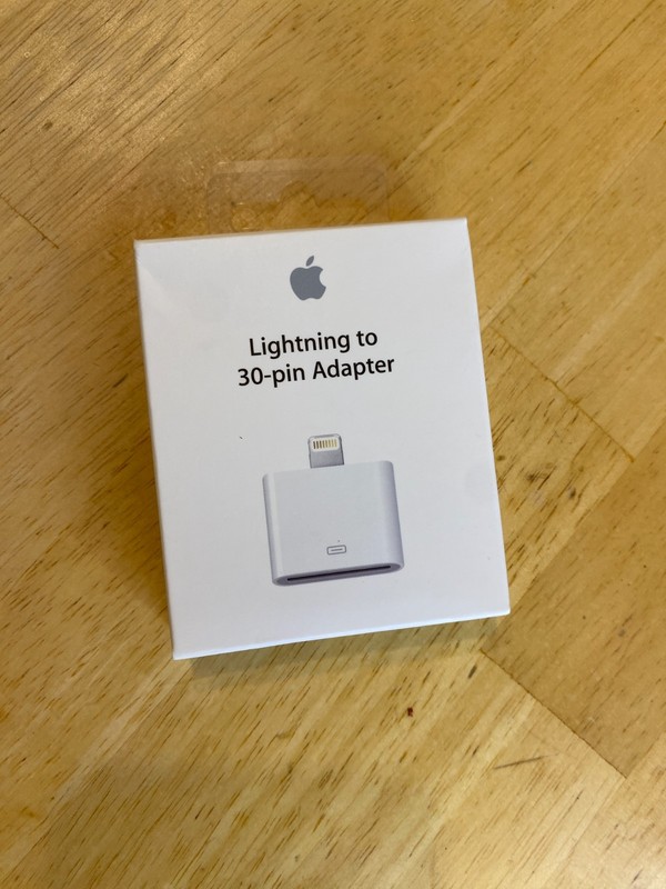 NEW Sealed Genuine Apple Lightning to 30-Pin Adapter MD823ZM/A OEM A1468