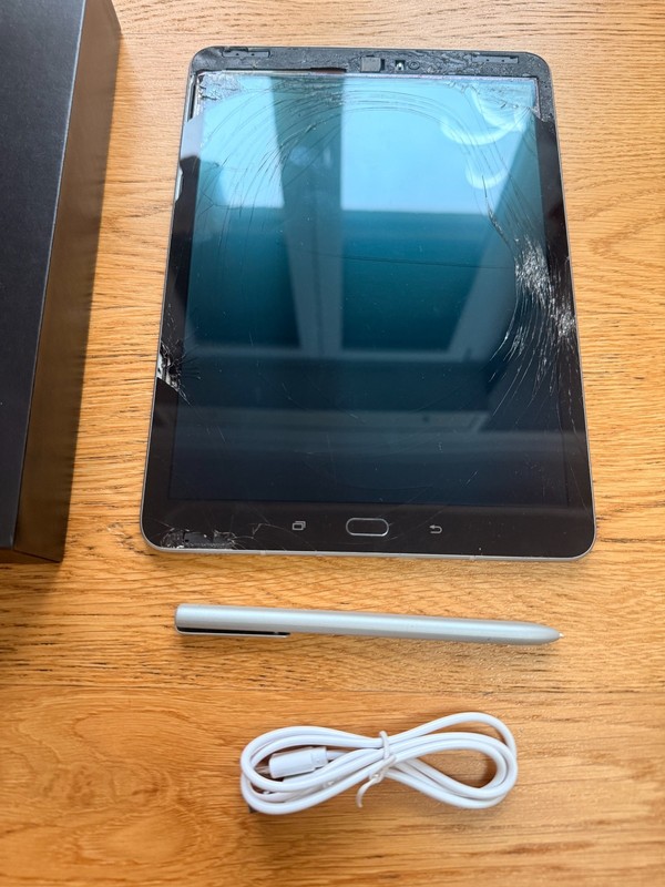 Samsung Galaxy Tab S3 - For Parts - with USB Cable and Pen gallery