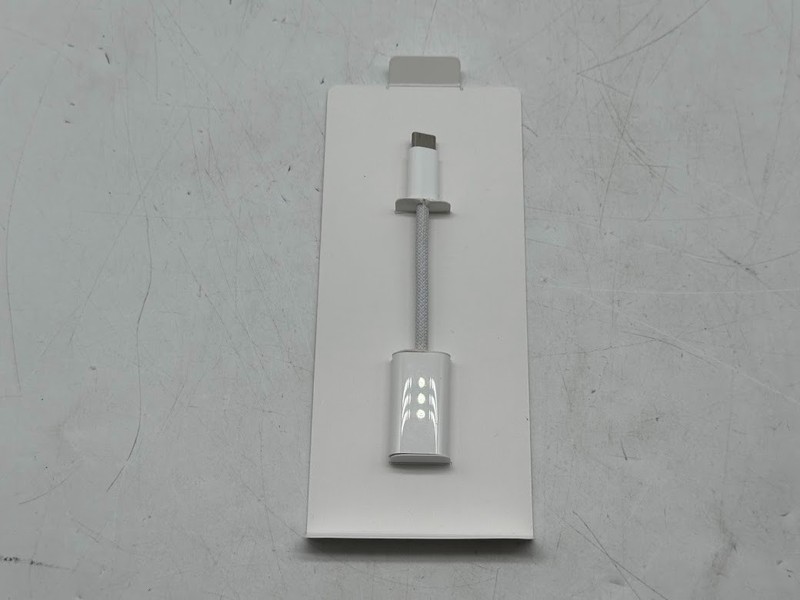 Apple USB-C to Lightning Adapter gallery