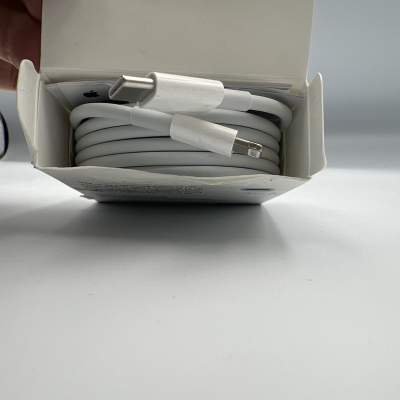 (Bulk Lot of 3pcs) Apple USB-C To Lightning Cable (2m) gallery