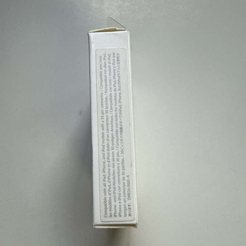 New Genuine Apple MA591G/C 30-pin to USB Cable for iPod and iPad. gallery