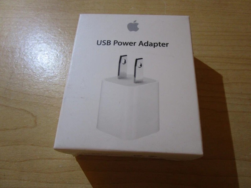 Apple 5W USB Power Charger Wall Adapter - Original A1385 (MD810LL/A) gallery