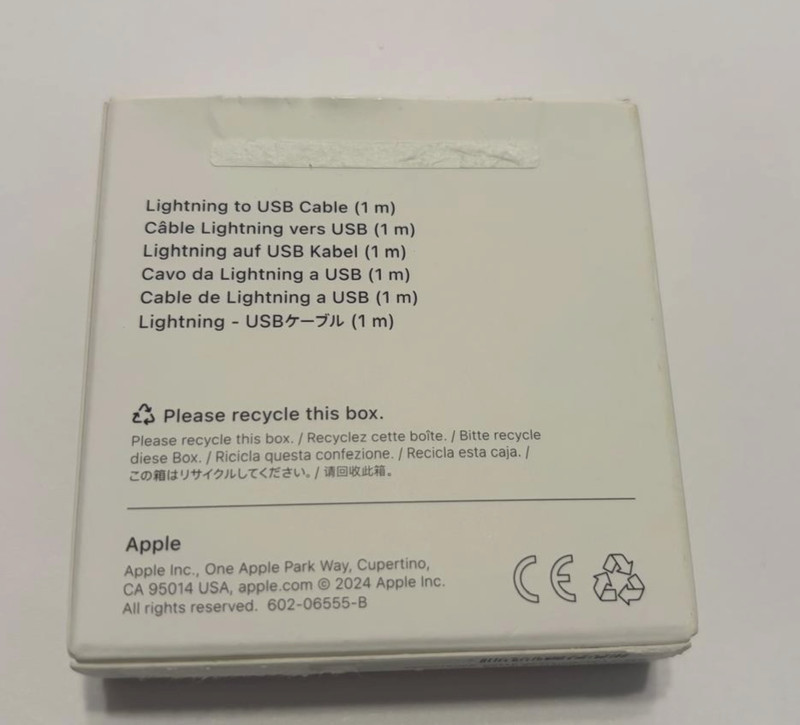 Apple Lightning - USB Cable - 1 Meter - A1480 - Original - Used gallery