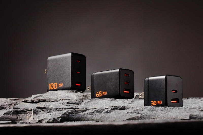 UAG SRG 30W GaN 2-Port Wall Charger - USB USB-C Foldable Fast Charging, Black gallery