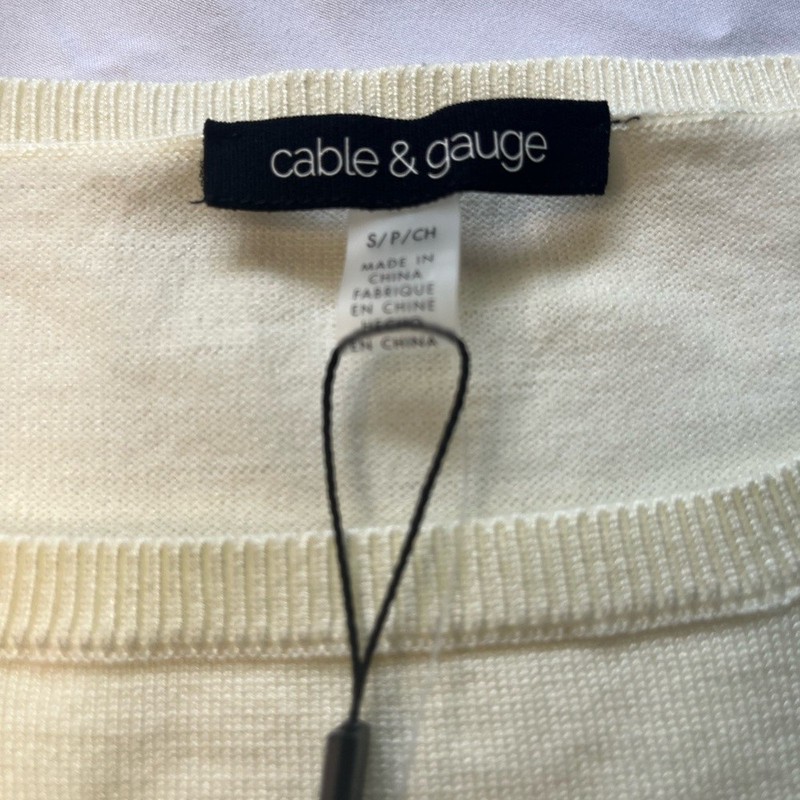 Cable & Gauge Cream and Tan Long Sleeve sweater - Size Small gallery