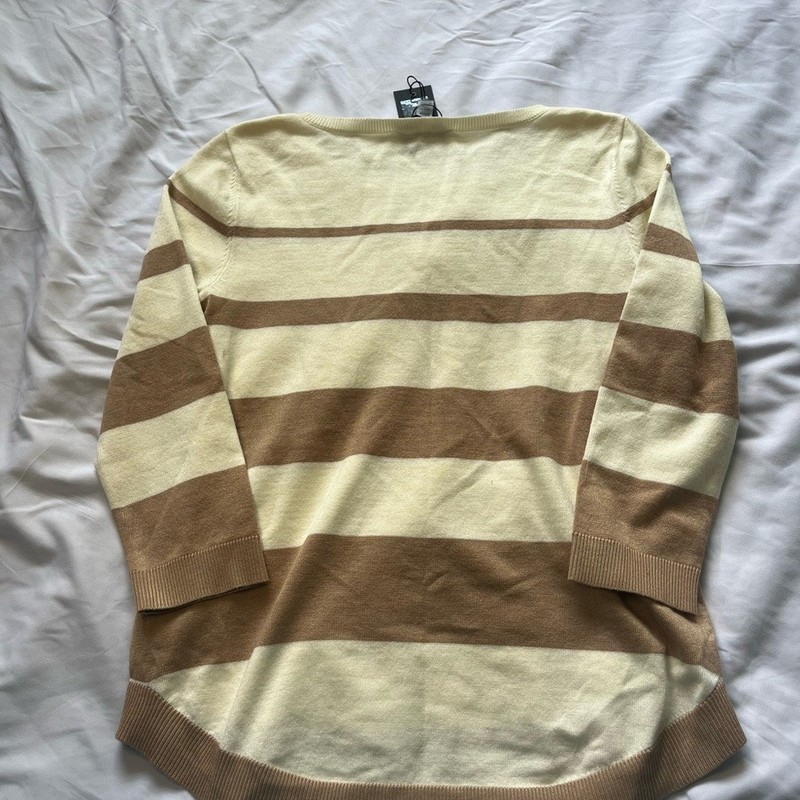 Cable & Gauge Cream and Tan Long Sleeve sweater - Size Small gallery