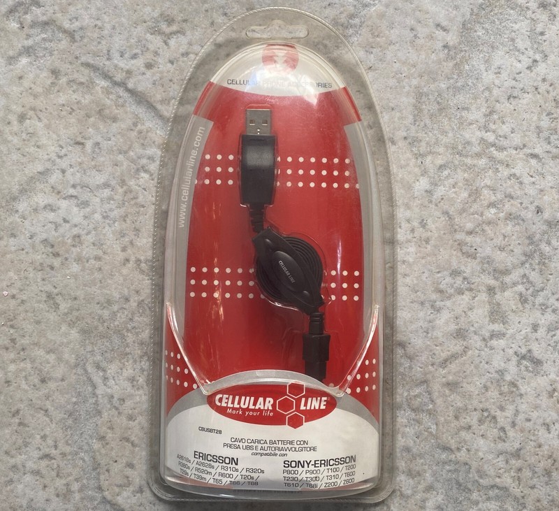 CELLULAR ITALIA S.p.A-Phone Data/Charging cable for SONY_ERICSSON Models, Spring