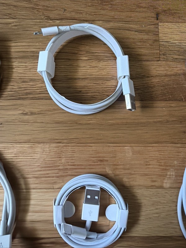 OEM Apple 3ft. (1m) Lightning to USB Cable - White Lot Of 6 gallery