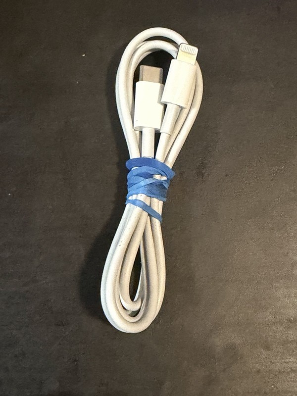 Apple OEM USB-C to Lightning Cable. 1M / 3FT. For iPhone / iPad. Open Box.