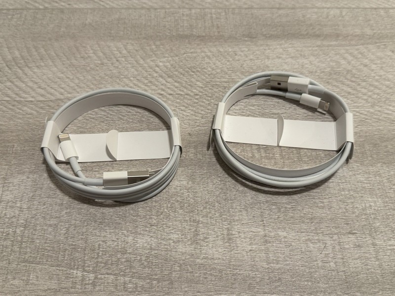 2x Genuine Official Original Apple USB-A to Lightning Cable 3ft/1m (‎MUQW3AM/A)
