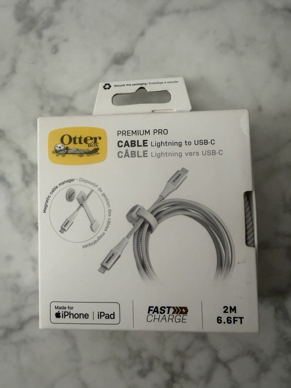 OtterBox Premium Pro Lightning to USB C 2M/ 6 Ft. White. NIB