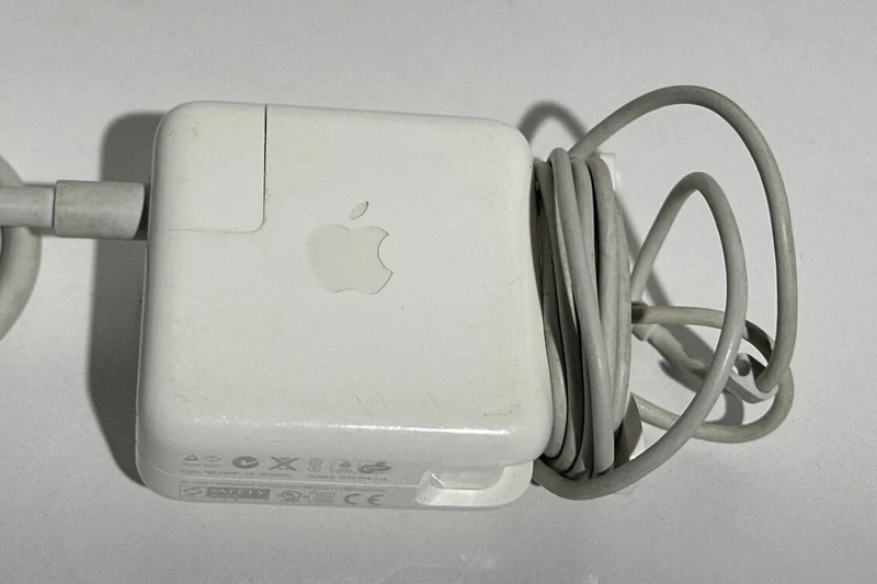 Apple 45W MagSafe Power Adapter A1374 For Apple MacBook White Cable gallery