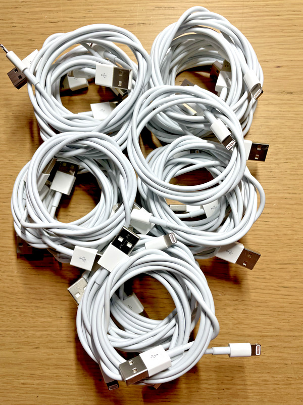 Lot of 25 50 or 100 Apple 1M USB to Lightning Charging Cable A1480 MXLY2AM/A