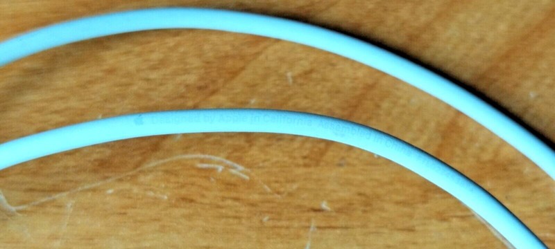 Genuine Apple 1M USB-C To Lightning Cable A1702 for iPhone 8-14 **Used Tested** gallery