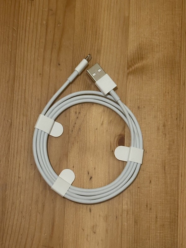 Apple 3.3 Ft (1m) Lightning to USB Cable A1480 Original Apple