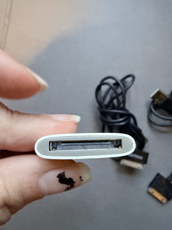 30-Pin Charging Cables (2) & Lightning to 30-Pin Adapter For Older Apple Devices gallery