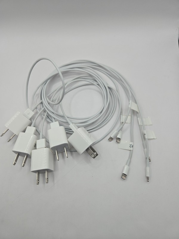 Apple 5W USB Power Adapter A1385 MD810LL/A OEM iPhone Charger & Cables Lot Of 5