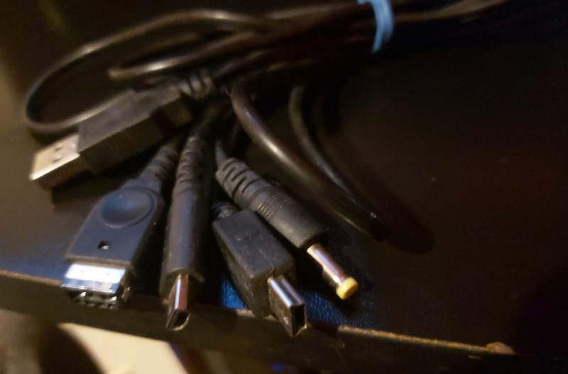 Cavo adattatore USB uscita multipla dispositivi Android telefoni jack audio PC
