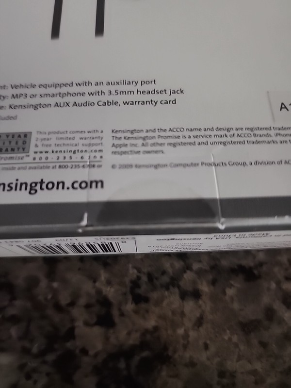 Kensington Car Audio AUX Cable for iPhone/iPod including iPhone 4S gallery