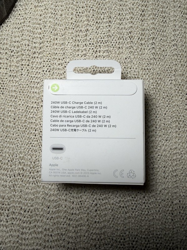 Apple USB-C to USB-C 240W 2m White Braided USB-C Cable, 1 Port gallery