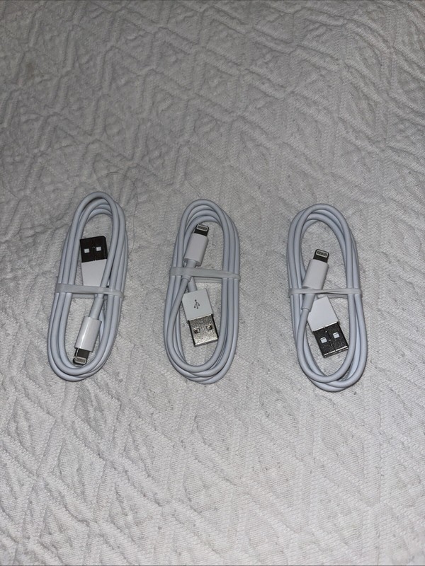 Apple 1M USB to Lightning Charger Cable – Lot Of 3