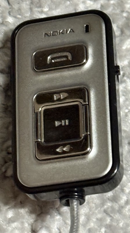 Nokia AD-43 Audio Controller For NOKIA 3.5mm Jack Silver MIC Volume Control Play gallery