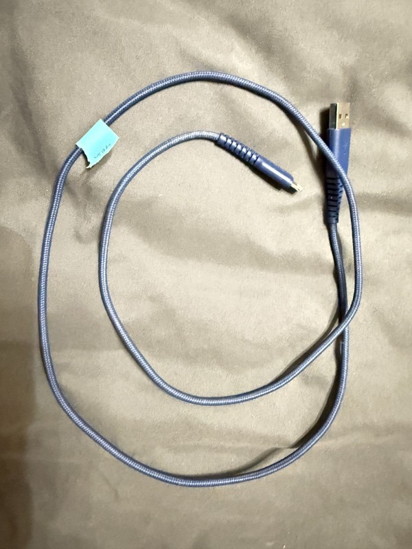 Charger cable USB to lightening