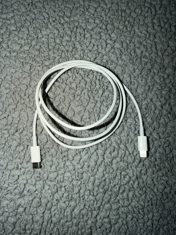Authentic Apple 3ft. (1m) USB-C to Lightning Cable – White