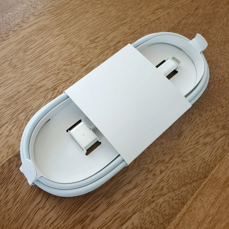 Apple USB-C to MagSafe 3 Cable, 2m, Silver NEW