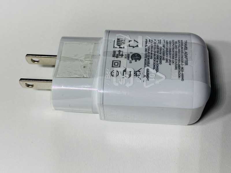 LG Charge Brick White (Bulk Packaging) gallery