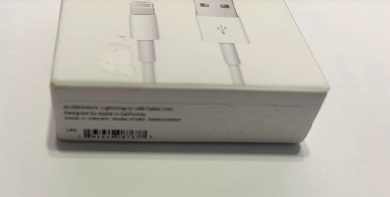 Apple Lightning - USB Cable - 1 Meter - A1480 - Original - Used gallery