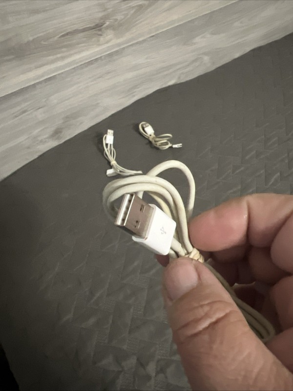 (3) Apple 3ft White 30-Pin to USB-A Charging & Data Sync Cable for iPhone iPad gallery