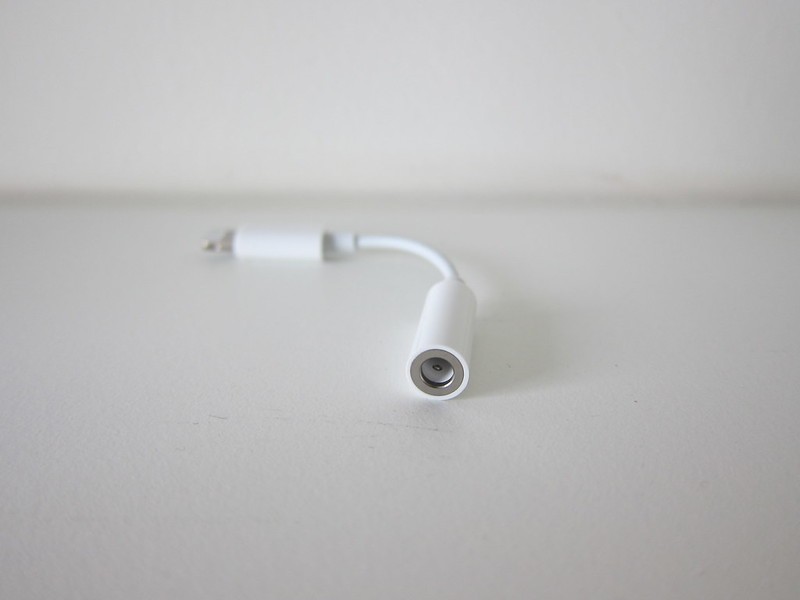 Genuine Apple iPhone Lightning to 3.5mm Headphone Jack - A1749 gallery