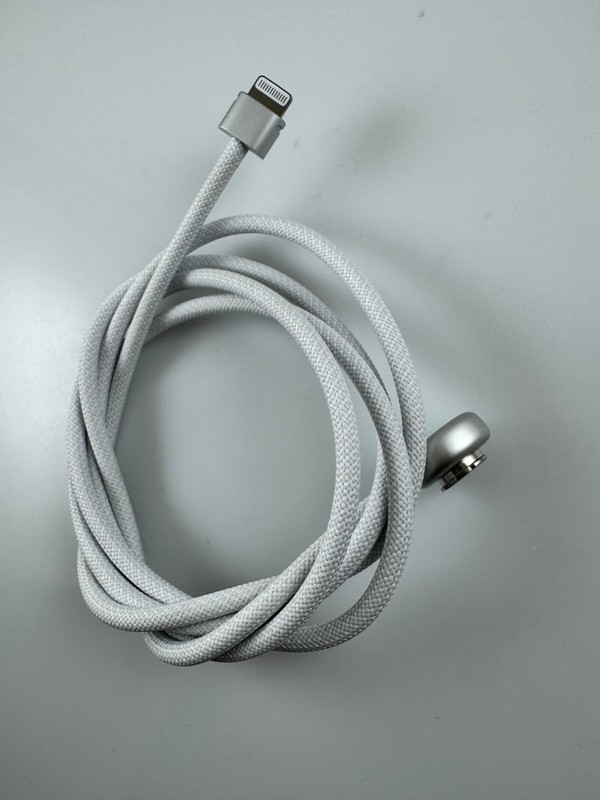 Original genuine OEM Apple Vision Pro power cable/charge cord charger cable gallery