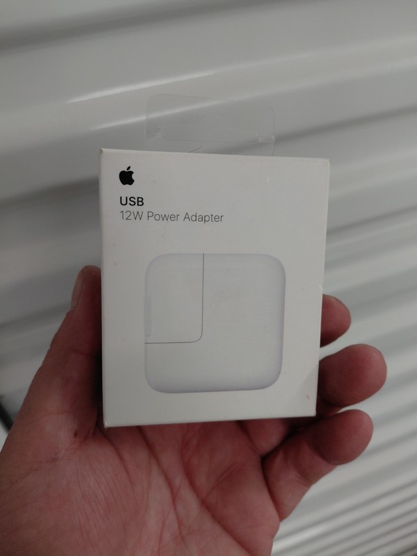 Apple MD836LL/A 12W USB Power Adapter White