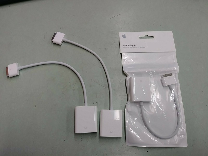 (3) Apple VGA Female to 30-Pin Male Dongle for iPhone iPod iPad Model A1368