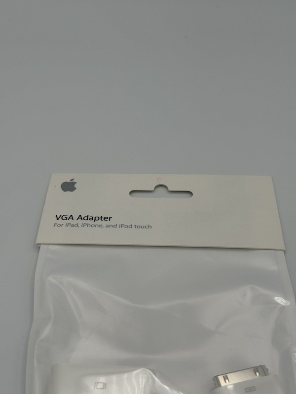 NEW Genuine Apple 30 Pin to VGA Adapter iPad iPhone iPod Monitor MC552ZM/B A1368 gallery