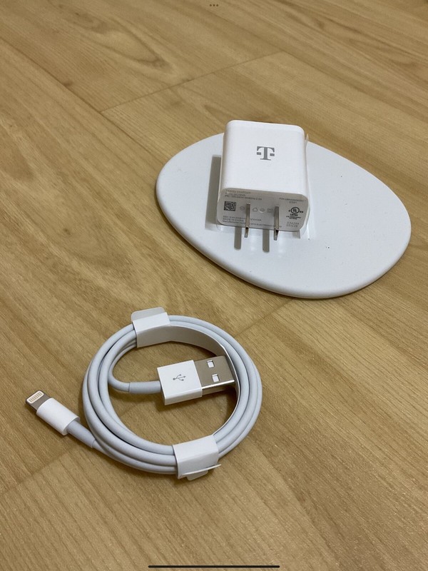 New original genuine T-MOBILE IPHONE 11&12 IPHONE 13 OEM LIGHTNING WALL CHARGER gallery
