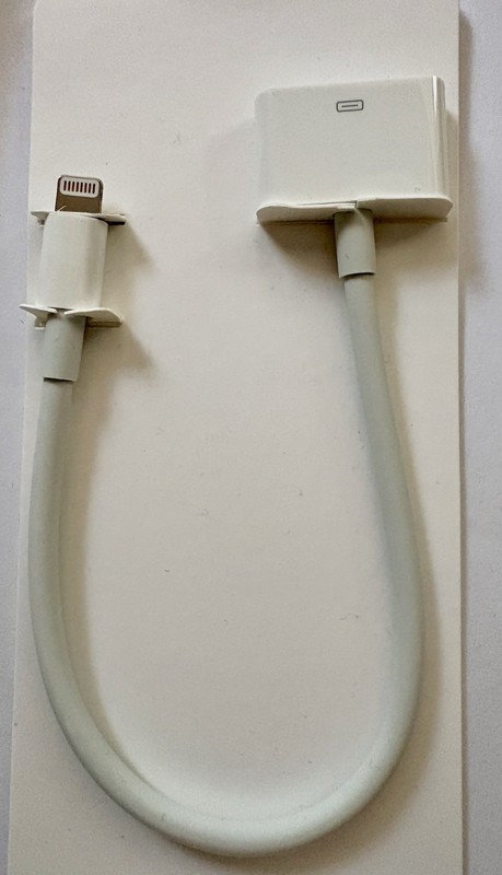 Apple Lightning to 30-Pin Adapter White MD824ZM/A Genuine, Unused Open Box Qty:1 gallery